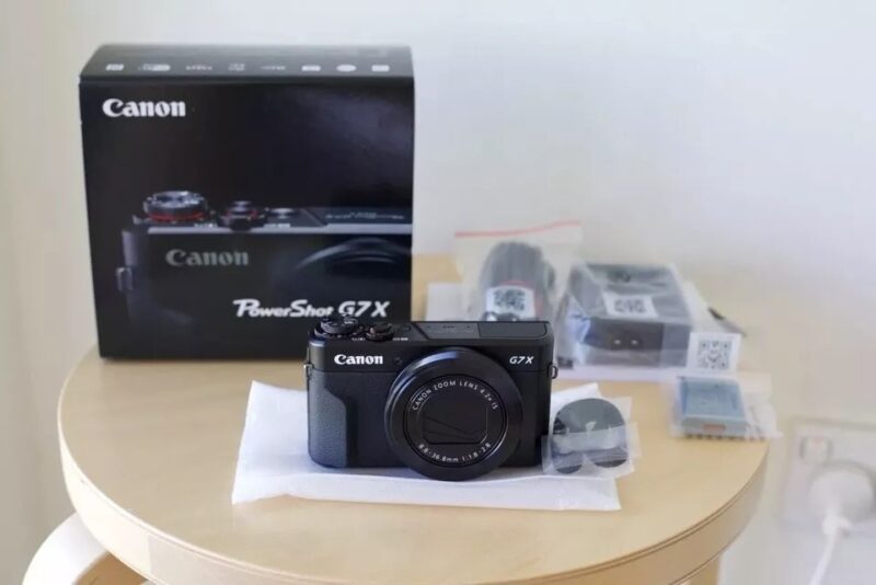 NEW Canon PowerShot G7X Mark II 20.1MP Digital Camera  2 Year Warranty